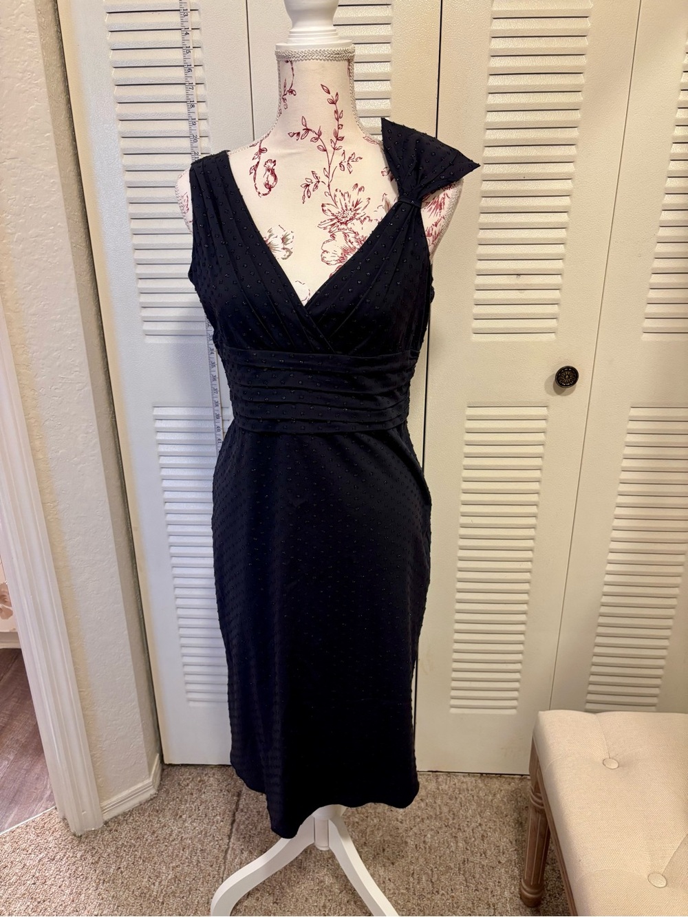 David Meister Navy V-Neck Sheath Dress